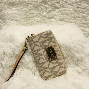 Michael Kors Clutch